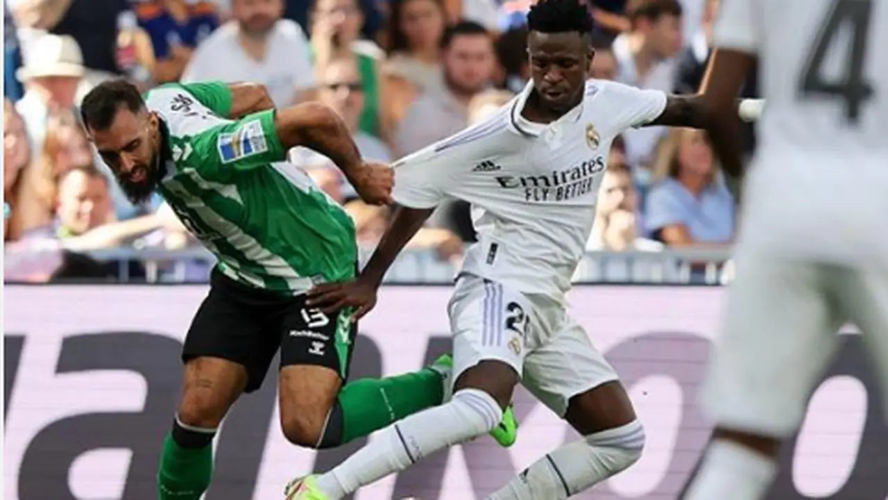 القنوات الناقلة لمباراة ريال مدريد وريال بيتيس وتفاصيل موعد المواجهة المرتقبة